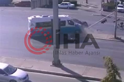 İ­z­m­i­r­­d­e­ ­1­6­ ­k­i­ş­i­n­i­n­ ­y­a­r­a­l­a­n­d­ı­ğ­ı­ ­k­a­z­a­ ­k­a­m­e­r­a­d­a­